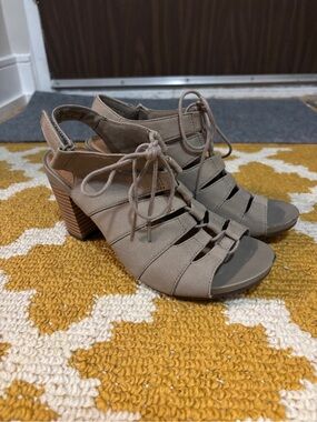Clarks Collection Lace Up Women’s Beige Lace-Up Heeled Sandals
